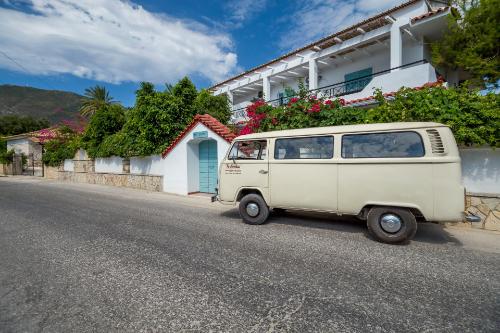 alikes alykes to konaki Zakynthos